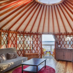 Cozy 20' yurt with amazing view