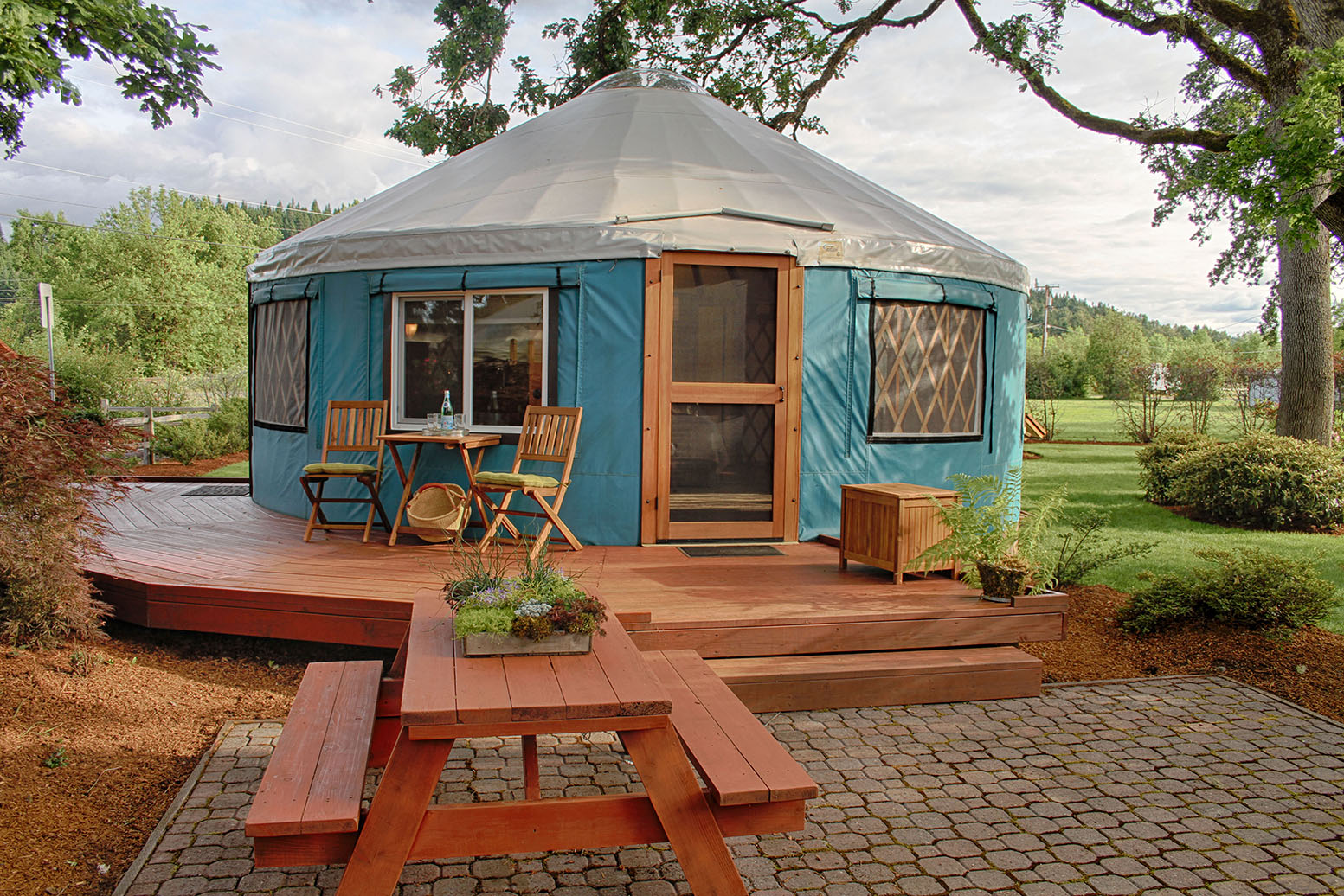24 Pacific Yurt With Picnic Table