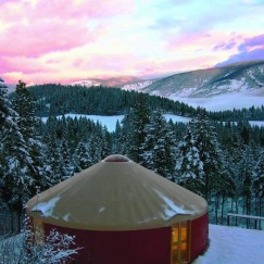 yurt-in-the-snow