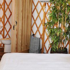 pacific-yurts-airbnb-interior