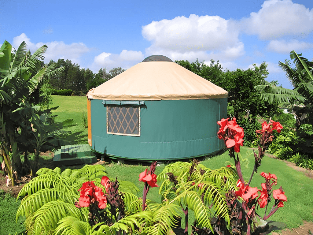 20-foot yurt exterior Hawaii - Pacific Yurts
